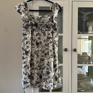 Blu Pepper navy/cream patterned dress- Size Medium